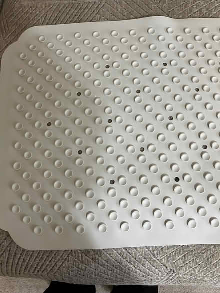 Photo of free Non Slip Bath/Shower Mat 40 x 70cm (IP2) #2