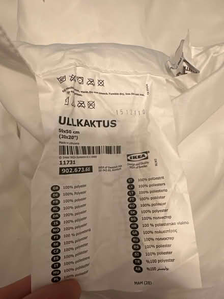 Photo of free 5 brand new cushions (Se6 2ha) #3