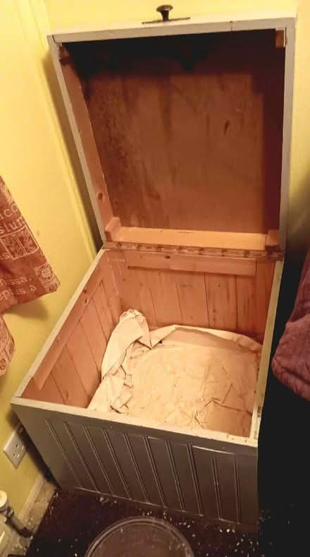 Photo of free Large Wooden Box (Allington NG32) #2