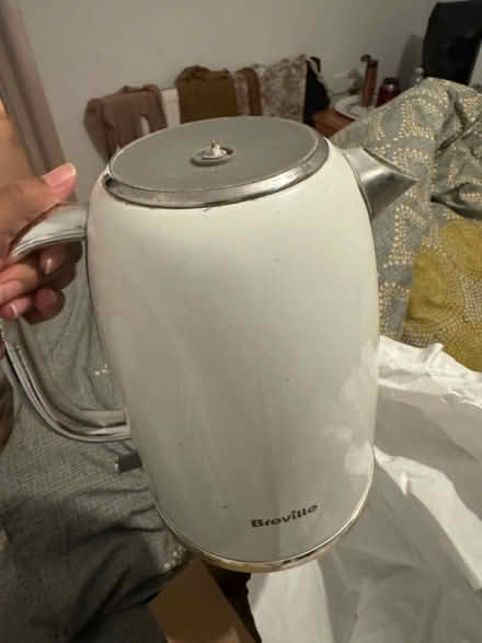 Photo of free this white shell kettle (SE11) #1
