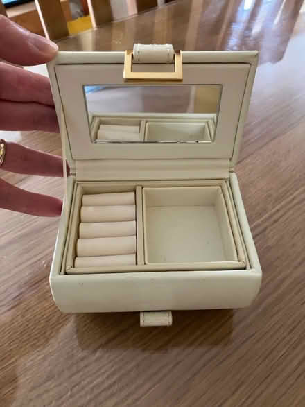 Photo of free Jewellery box 1 (St. Michaels Mead, B/Stortford) #2