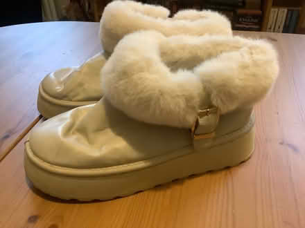 Photo of free Fur lined boots. Women’s size 3- 3 1/2 (White City W10) #2