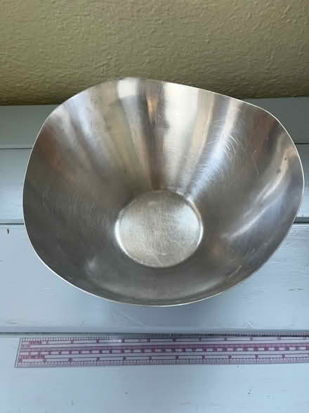 Photo of free Stainless bowl (Nr Fresh Pond & Mt Auburn Cem.) #1