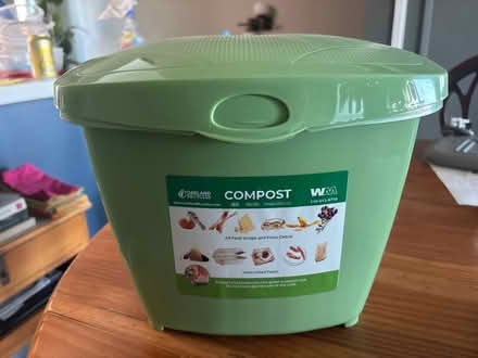 Photo of free Compost bucket (High st and brookdale ave.) #1