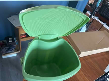 Photo of free Compost bucket (High st and brookdale ave.) #2