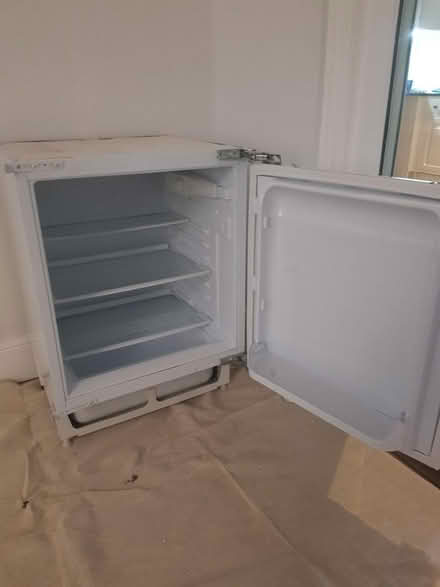 Photo of free Hotpoint integrated fridge (Mansfield Ng18) #2