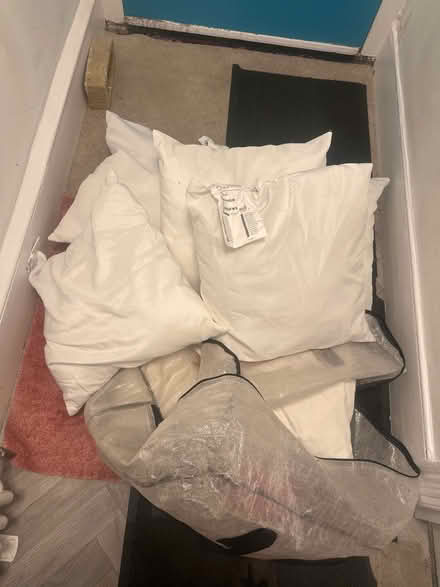 Photo of free 5 brand new cushions (Se6 2ha) #2