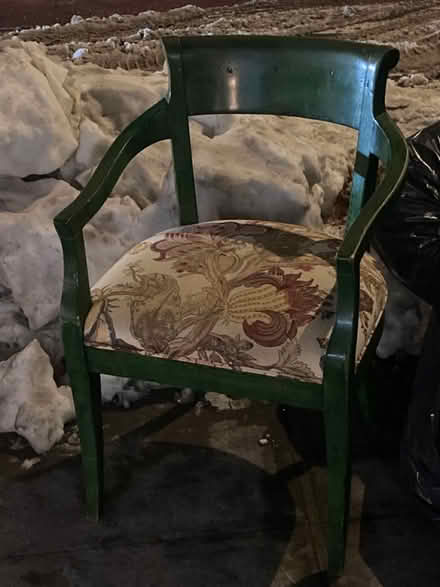Photo of free Antique chair (Bronx) #2