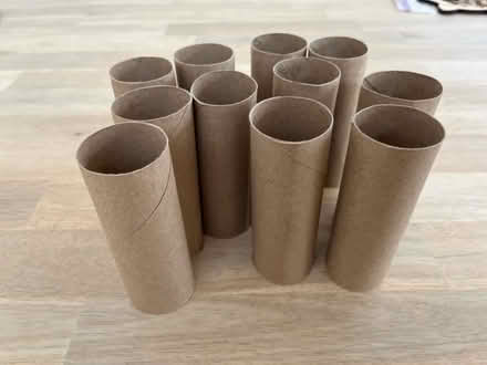 Photo of free wine corks and toilet paper rolls (Lawrence/ El Camino Real) #2