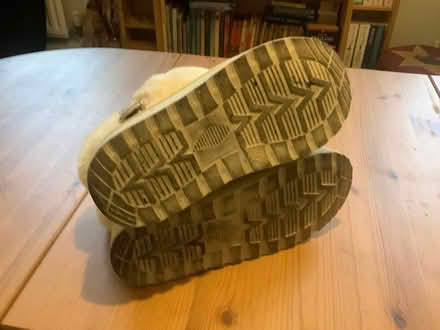 Photo of free Fur lined boots. Women’s size 3- 3 1/2 (White City W10) #4