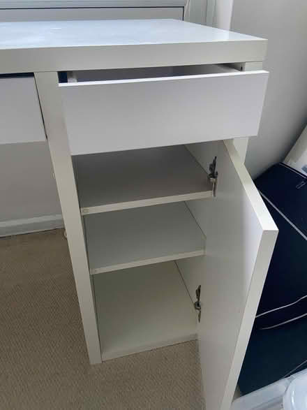 Photo of free Desk- Dressing Table (Uckfield, Ringles Cross TN22) #3