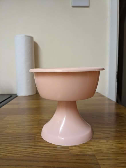 Photo of free Plant pot stand (Caversham Park RG4) #1