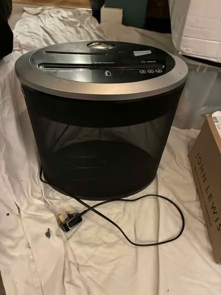 Photo of free Paper shredder (Wimbledon Park SW19) #2