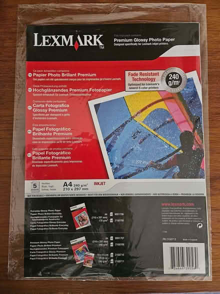 Photo of free A4 photo quality paper 240gm (Radford Semele CV31) #1