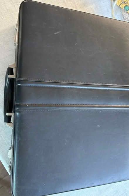 Photo of free Traditional briefcase. (Sainsburys GL52) #2
