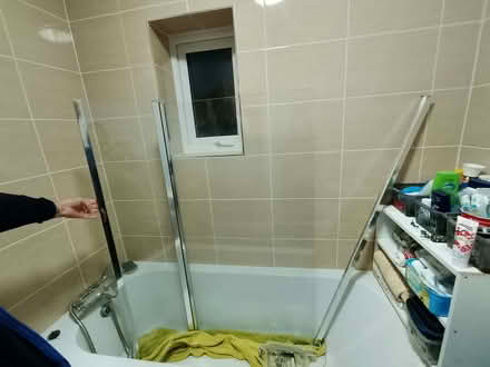 Photo of free glass shower screen for bath (Kenilworth CV8) #1
