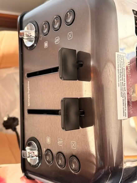 Photo of free 4 slice toaster (Banstead SM7) #3