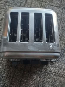 Photo of free toaster, four slices #2