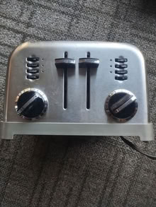 Photo of free toaster, four slices #1