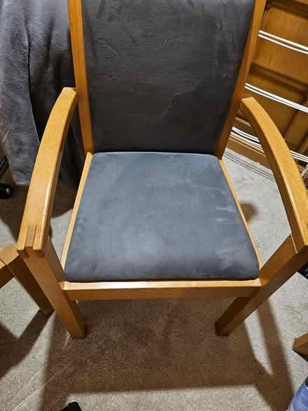 Photo of free Dining table & 6 chairs (Stanley DH9) #2