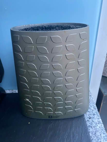 Photo of free Knife holder (Wanstead E11) #1