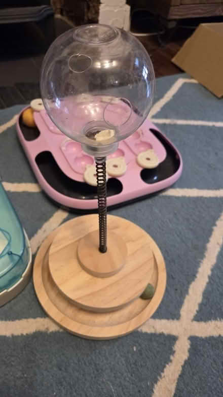 Photo of free Various cat toys (Twickenham) #3