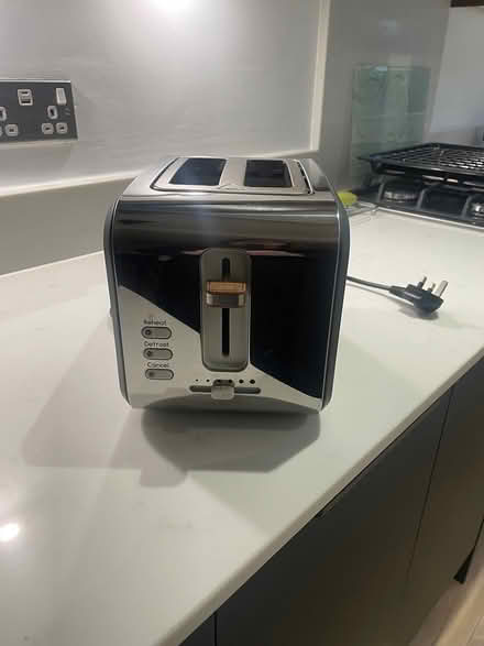 Photo of free Swan 2 slice toaster (Wigston Leicester LE18 4UL) #2