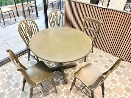 Photo of free Vintage Dark Green Round Dining Table & 5 Chairs - Rea (Central Reading RG1) #3