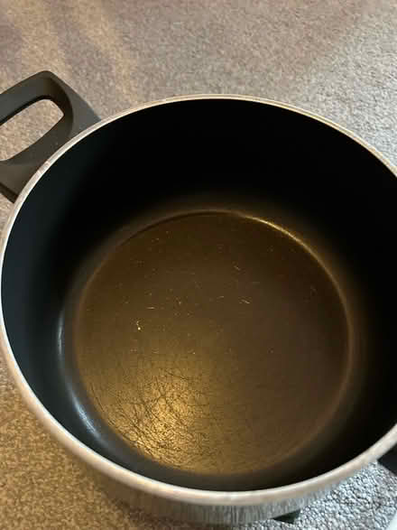 Photo of free slow cooker (Banstead SM7) #2