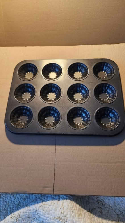 Photo of free Mini cupcake pan - floral design (Danforth and Greenwood) #1