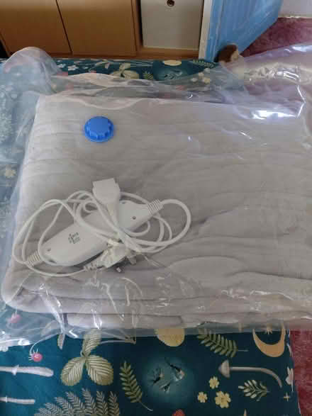 Photo of free Double electric throw (Rowner PO13) #1