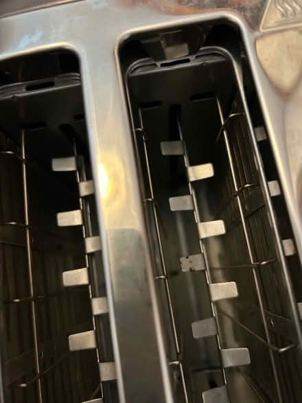 Photo of free 4 slice toaster (Banstead SM7) #2
