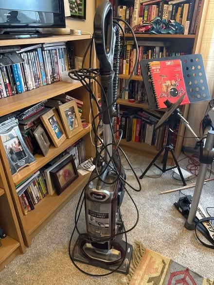 Photo of free Shark lift away vacuum clear - 8 years old (East Mains G74) #1