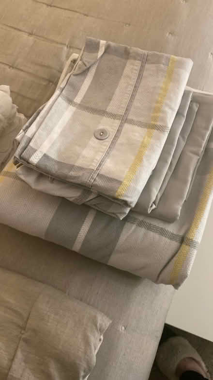 Photo of free Superking duvet set (Walton on Thames) #1