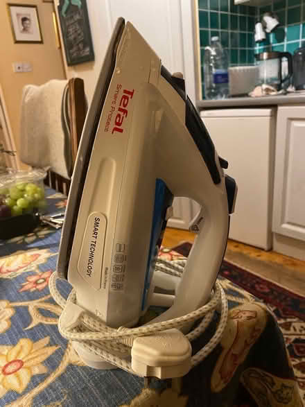 Photo of free Tefal Iron, not heating (Stroud Green N8) #1