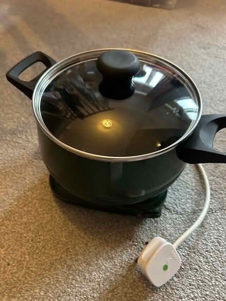 Photo of free slow cooker (Banstead SM7) #1