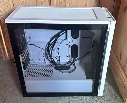 Photo of free Corsair Mid-Tower ATX PC Case (Haslemere GU27) #1