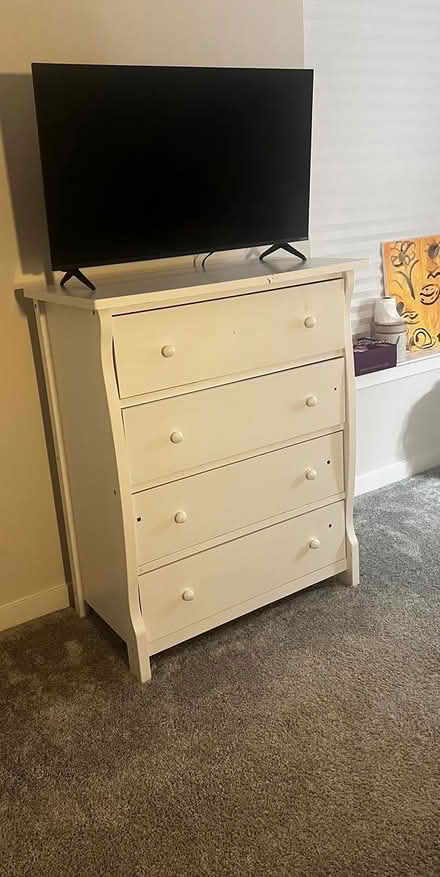 Photo of free Girls twin bed & dresser (Quakertown) #1