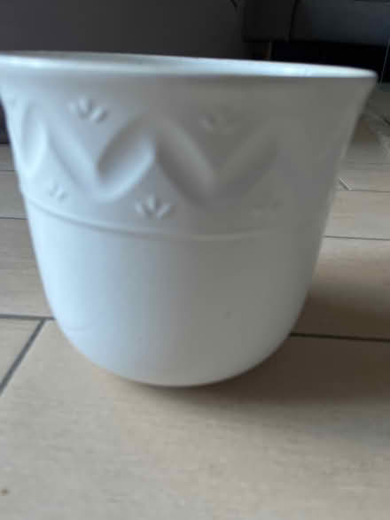 Photo of free White ceramic plant pot (N6 Highgate High Street) #2