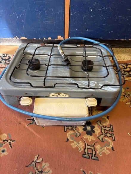 Photo of free gas burner stove (Thames Ditton KT7) #2