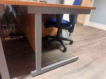 Photo of free X2 desk/ work station (W1h 1pn) #4