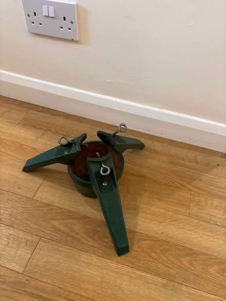 Photo of free cast iron stand (Thames Ditton KT7) #1