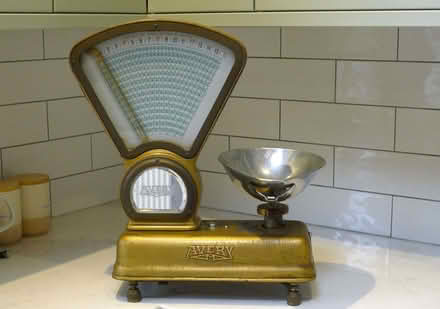 Photo of free 1960's sweet shop scales (Charvil RG10) #1