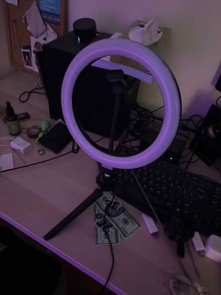 Photo of free Ring light on tripod (Limehouse E1) #1