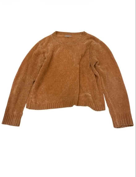 Photo of free Best Mountain Woman’s Top (Brooklyn Storage) #1