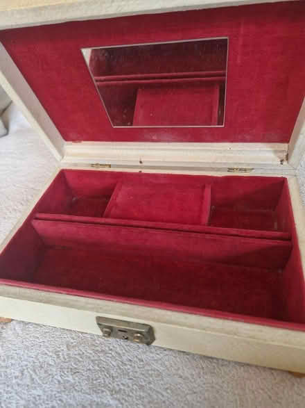 Photo of free Musical jewellery box ( broken) (Juniper Green, EH14) #2