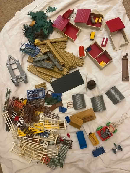 Photo of free Bits and pieces of model farm - no animals! (Bedford MK40) #1
