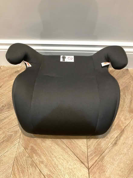 Photo of free Child car seat and booster seat (Warlingham CR6) #2