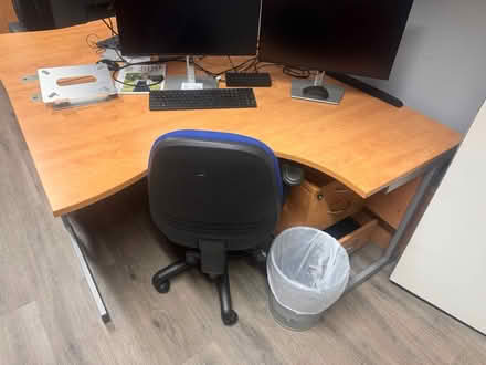 Photo of free X2 desk/ work station (W1h 1pn) #2