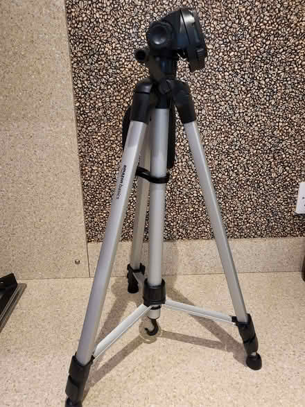 Photo of free Camera tripod stand (Holywell WD18) #3